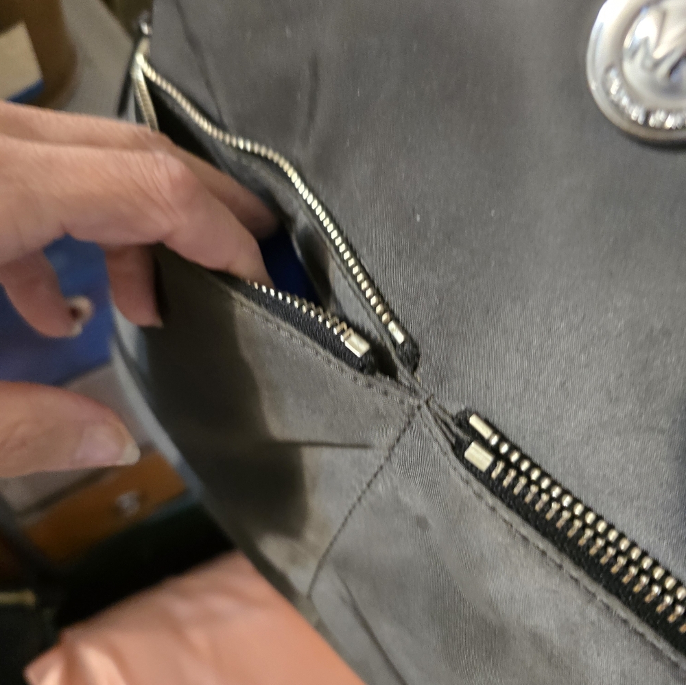 Michael Kors Shoulder/Crossbody Bag - Picture 2 of 11